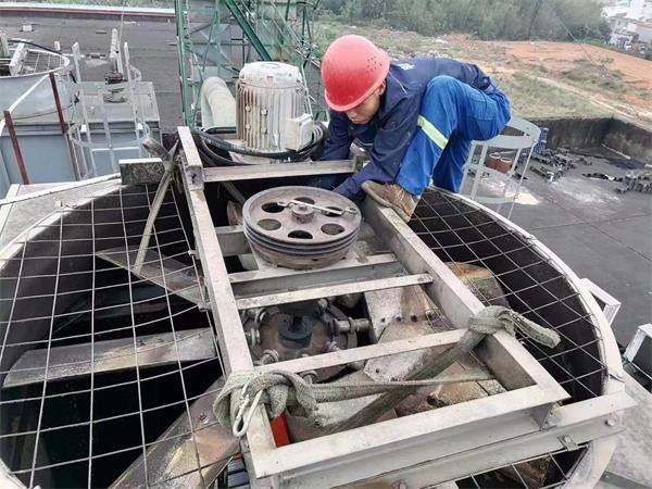 深圳冷卻塔：開式冷卻塔與閉式冷卻塔哪個好？(開式玻璃鋼冷卻塔價格一般是